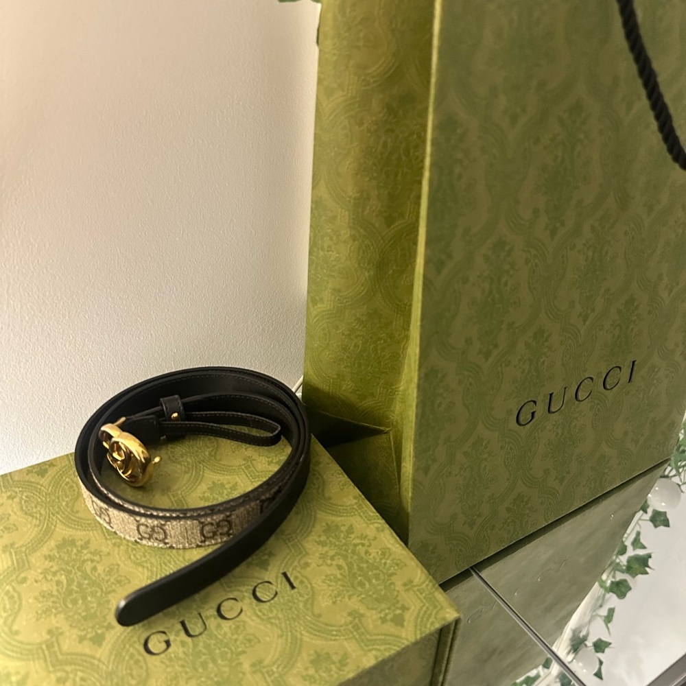 Gucci Marmont Monogrammed Thin Belt with Gold GG Buckle - Picture 3 of 6
